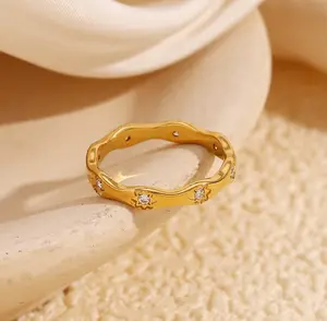 18K Gold Plated Wavy Band Ring With Star And Shimming Zircon