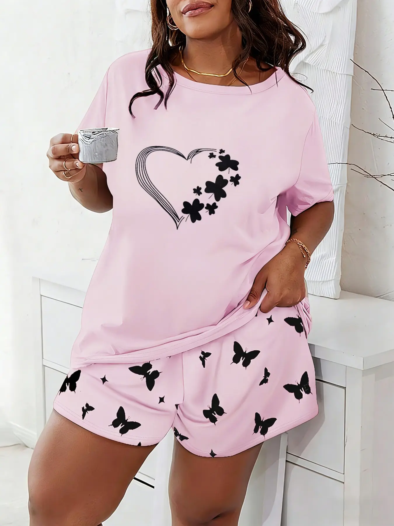 Plus Size Casual Pajama Set Loungewear, Women's Butterfly Clover Heart Print Short Sleeve Round Neck T-Shirt and Shorts, Two-Piece Home Wear Lounge Pjs Set