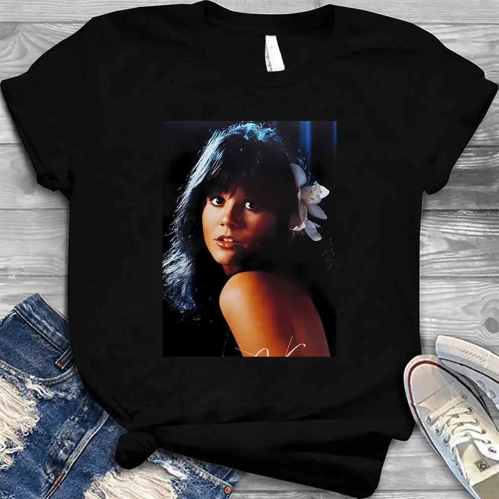 Linda Ronstadt Beautiful Pict Poster T-Shirt Linda Ronstadt Beautiful Pict Poster T-Shirt