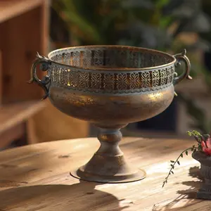 Retro Distressed Iron Art Flower Pot, Hollowed-Out Dried Flower Container, Tall Legs, Round Decorative Piece, Tableware Item