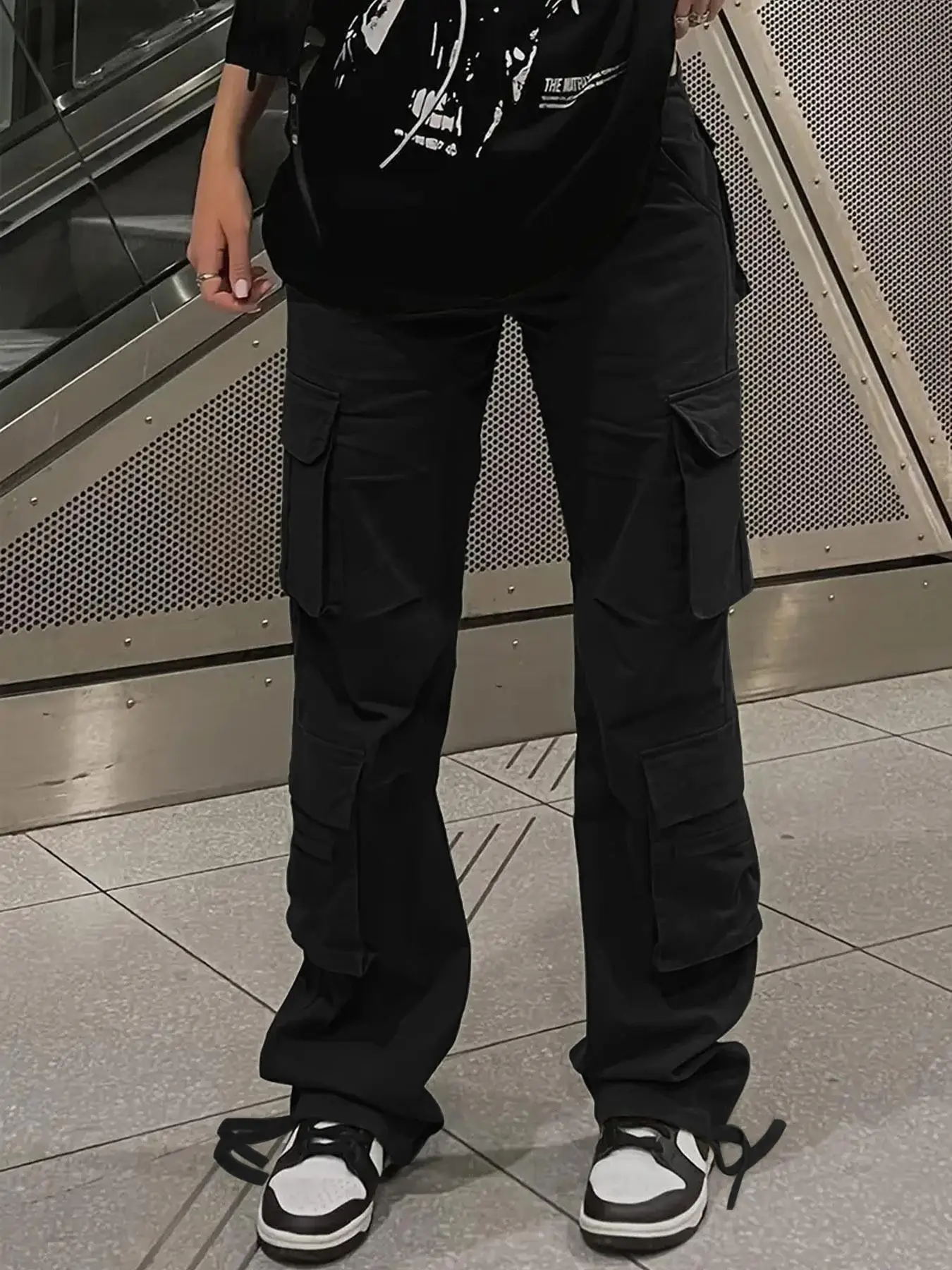 Women's Plain Multi-pocket Button Straight Leg Pants, Casual High Waist Zipper Cargo Pants for Daily Wear, Ladies Bottoms for All Seasons