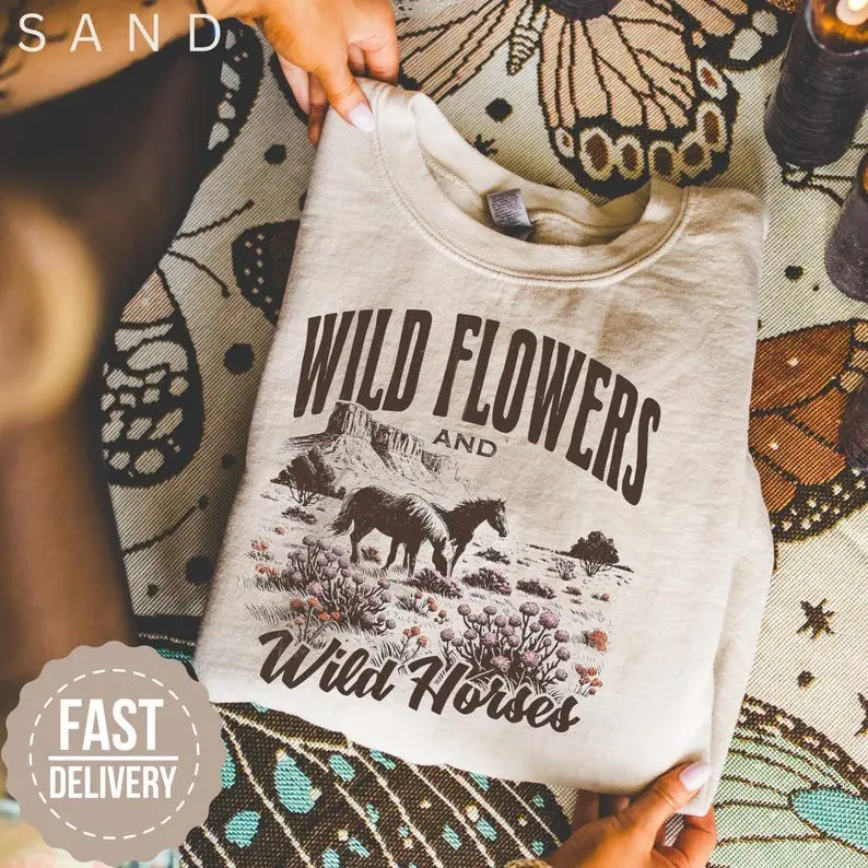 [Sale Off Up To 50%] Women Vintage Sweatshirt, Western Style Sweater for Women, Wild Horses Wildflowers Crew necks, Women Sweaters, Western Country Gifts for Her
