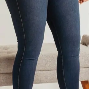 1056 Colombian Jeans - Blue skinny design for Women, Straight Leg, Bottom Fit, Stylish and Versatile for Everyday Wear - Womenswear