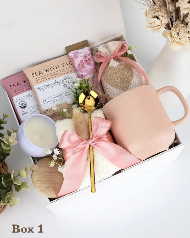 gift for her, Box for Women,  Box for Her,Package for Her, Hug in a Box, Congratulations Gift, Thank You Gift for Friend