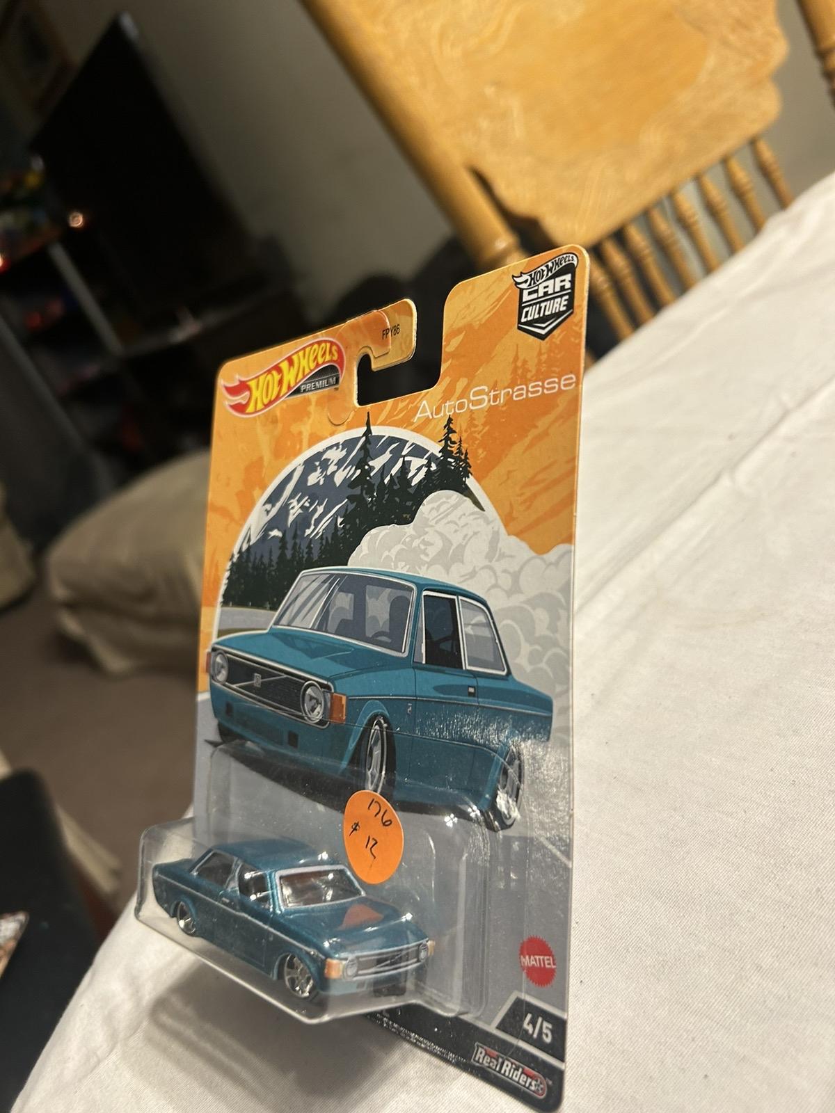 Hotwheels Premium Autostrasse 1973 Volvo 143gl