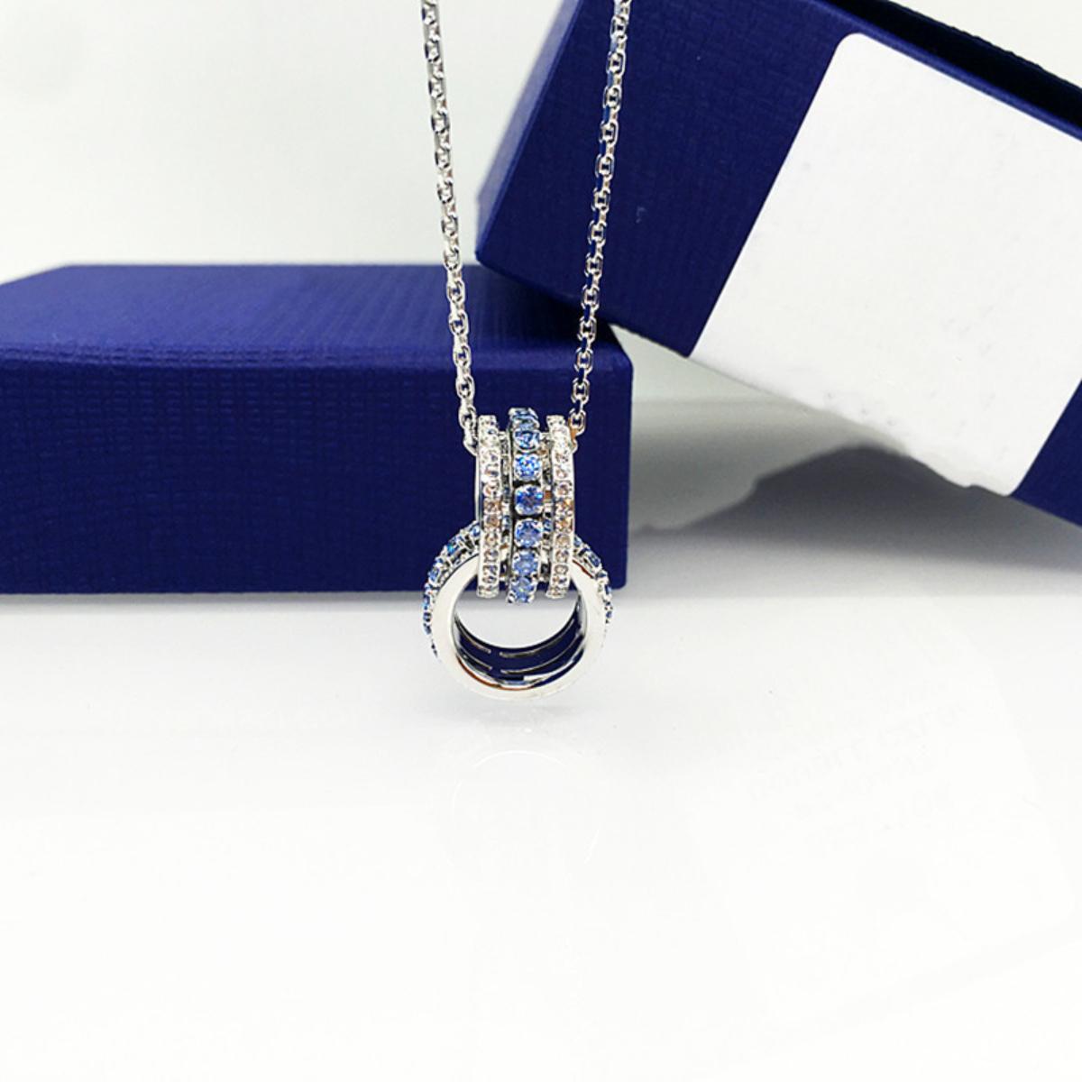 Minimalist Rotating Multi-Ring Pendant Necklace, Premium Quality Collarbone Chain for Modern Aesthetic