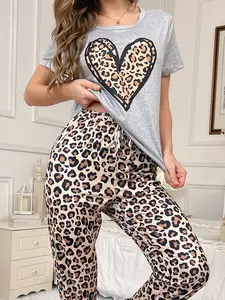 2-piece women's leopard print heart crew neck short sleeve and long pants pajama set, top with pockets, elastic waistband pants, suitable for all seasons, comfortable and casual loungewear