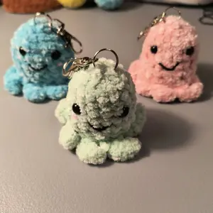 Mini Octo Leg Keychain Soft and Fuzzy Plush Toy with Cute Design Perfect for Keychains and Bags
