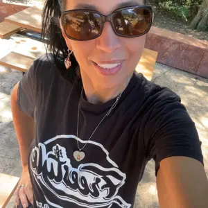 FMR 2024 Style Any Color Round or V-Neck T-Shirt for Men and Women