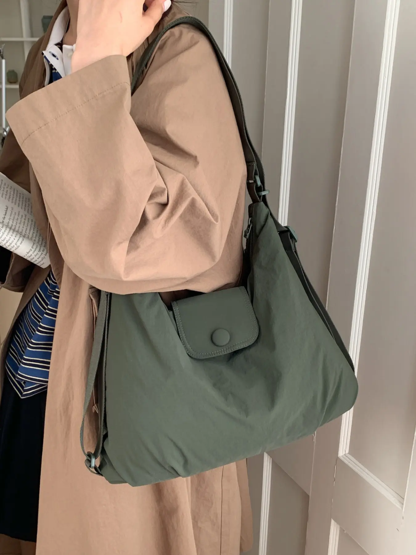 1pc Women's Fashionable Minimalist Casual Solid-Color Crossbody Purse Shoulder Bag Perfect for Daily Commuting, Shopping, Work, and School Versatile and Durable Essential for Every Woman Casual Crossbody Bags Crossbody Shoulder Purses