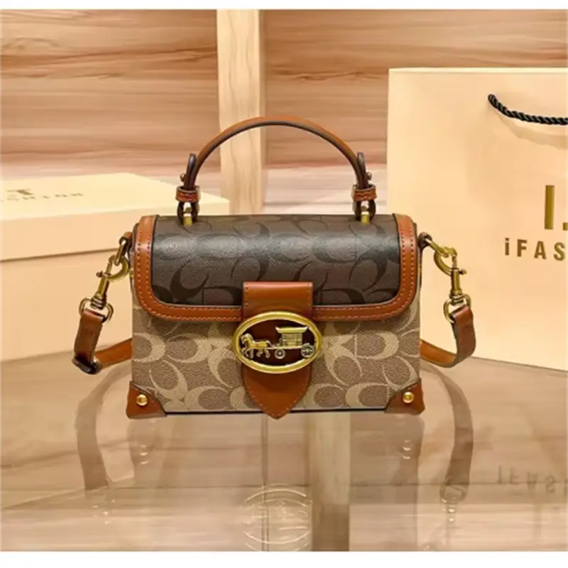 New minimalist and fashionable small handbag, contrasting color women's bag, high-end carriage crossbody bag, portable box bag