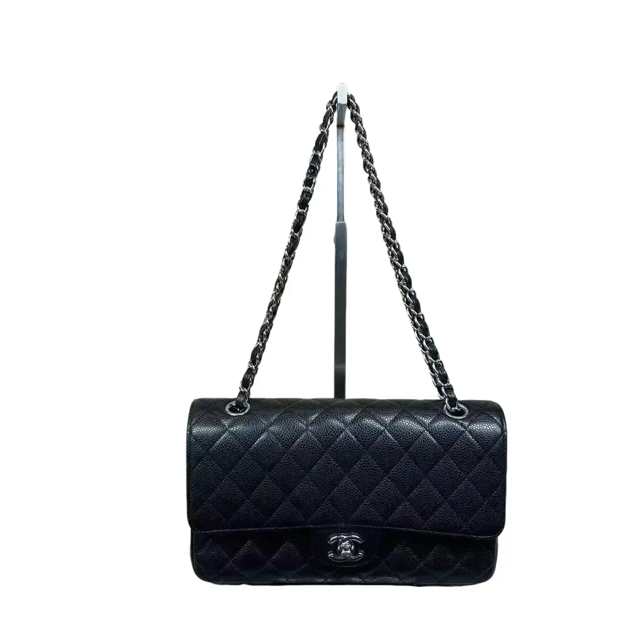 Pre-owned CHANEL calfskin Shoulder Bags Black Caviar Leather Diamond Quilted Medium Classic Flap Shoulder Crossbody Bag Silver Interlocking CC Turn Lock Hardware For Women