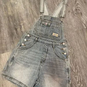 women’s cargo short light wash overalls