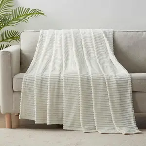 Nestl Soft Microfiber Throw Blanket – Lightweight Fleece, Plush & Fuzzy, Cozy for Couch, Sofa & Bed, Machine Washable