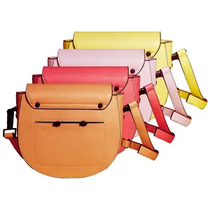 Saddle Crossbody Peek-A-Boo Pocket Kitty Snout Hardware