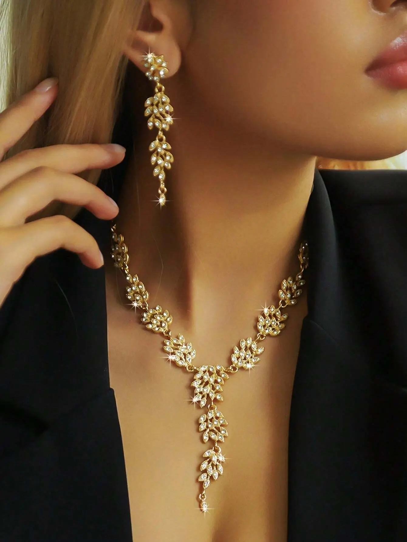 Zinc Alloy Bride Set - 3pcs Zinc Alloy Diamond-Studded Earrings & 1 Necklace Set with Unique 10 beautiful Design