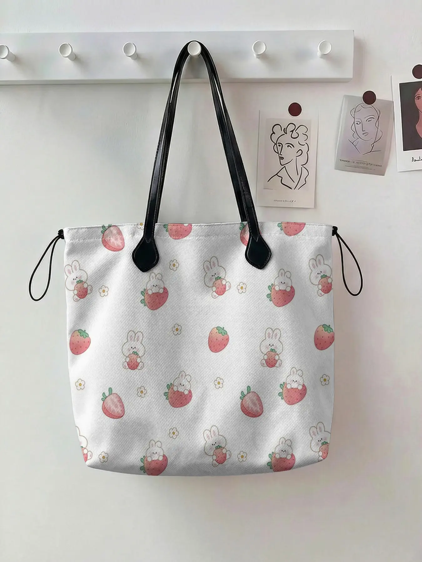 Rabbit Strawberry Pattern 2D Printed Drawstring Tote Bag, Strawberry Themed Bag, Large Capacity Durable Shopping Bag for Work and Picnic, Stylish Casual Design