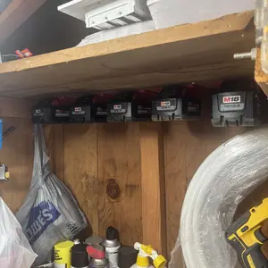 Battery Holder for Milwaukee 18V M18 Battery, Hanging Rack With Screw For M18 Battery, Tool Organizer, Cordless Tool Organizer for Home & Garage