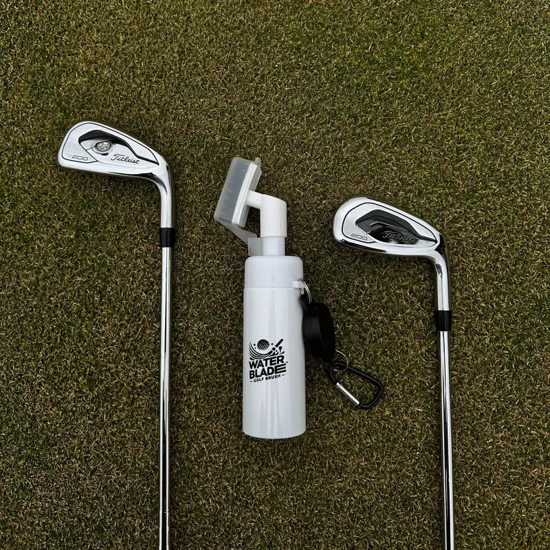 Golf Water Blade Essential Golf Accessory - Command-Press Handle Water Dispenser Brush, Retractable Groove Cleaner, Nylon/Copper Bristles, Dual-Force Bristles, Bag-Locked Access Lanyard, 95g Lightweight Compact Oversize Quick Wipe Tool, Copper Components
