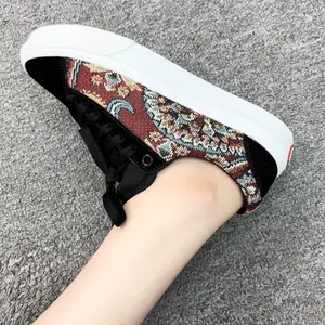 Heavy-duty brocade jacquard casual board shoes, personalized ethnic style stitched canvas shoes, essential little black shoes for street fashionistas