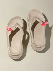 1 Pair Women's Thick-Sole Height-Increasing Flip Flops| Trendy Girl Style | 5CM Thick Sole + Tilt Design + Smile Color-Block Strap | Street Style / Girl Outfits / Beach Vacation, Leg-Lengthening Trendy Slides, Footwear