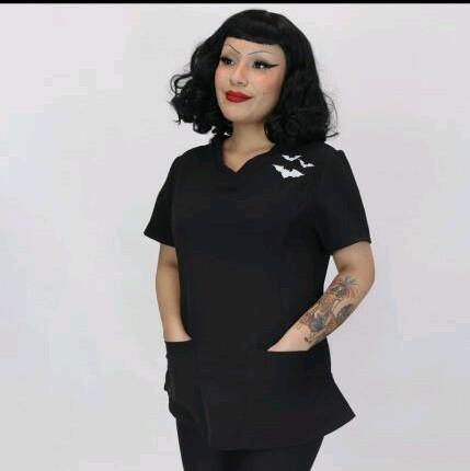 Medical and Veterinary Women's Rounded V-Neck 2-Pocket Bats Scrub Top / Made in USA / Adult Uniforms