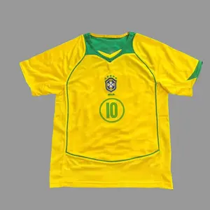Ronaldinho Brazil Retro Football Jersey 2004–2006 – Classic Legend Kit