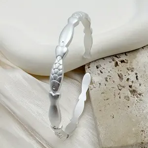 1pc Of Vintage Elegant Fish Shaped Design Open Bracelet, Suitable for Casual Wear And Gifts, All Season Jewelry