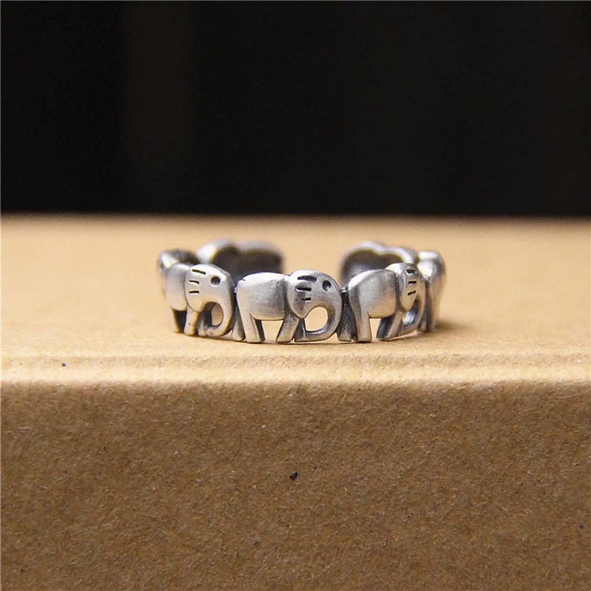 Auspicious Elephant Open Ring for Women, Creative Adjustable Band with Artificial Gemstone, Niche Jewelry for Adults' Daily Wear, Unisex, One Size