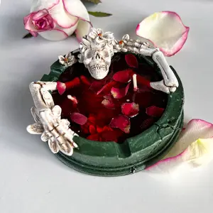 New Rose Scented Skull Candle, Birthday Gift Idea, Prank Friend, Halloween Present, Unique Fragrance Wax Candle for Special Occasions