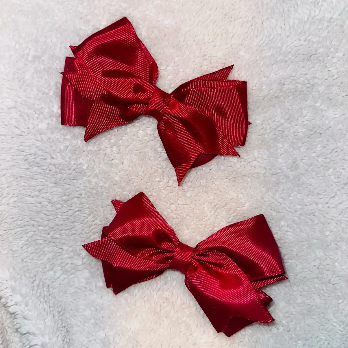 Gorgeous, red bows
