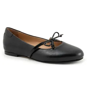Trotters Carissa Leather Flat