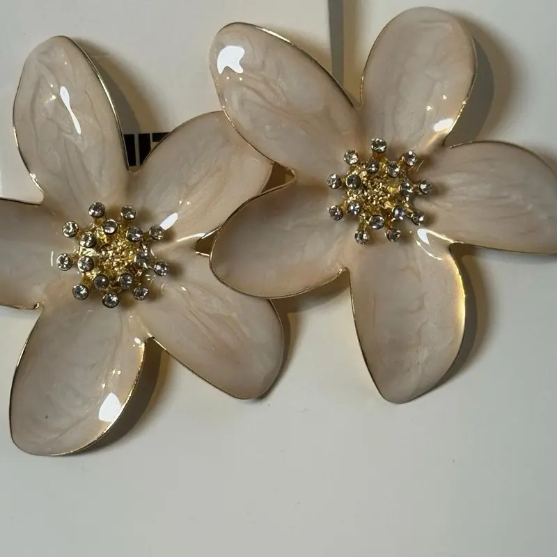 Vanilla Petal Statement Earrings, Fashion Dangle Earrings for Women, Elegant Occasion Jewelry
