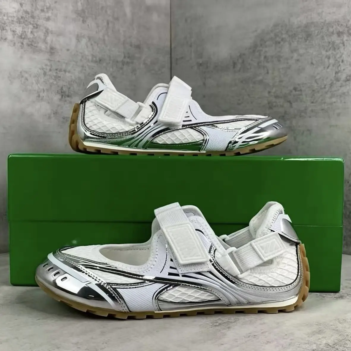 Athletic couples‘ velcro shoes chic round toe design orbit flash trainers for men and women unisex luxury streetwear mary jane shoes size 35-44