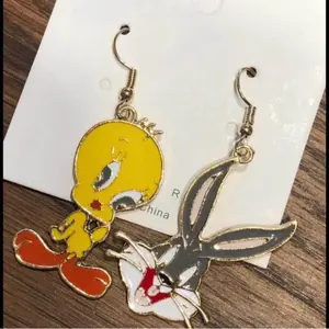 New Cute Looney Tunes Enamel Earrings