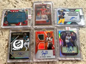 Football Repacks - 15 Cards - 8 Rookies