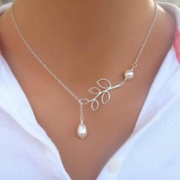 Simple Leaf Pearl Short Necklace Collarbone Chain