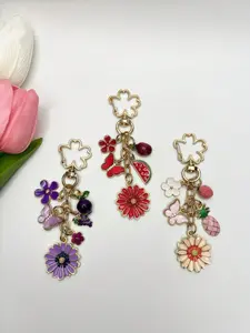 // Daisy Butterfly Keychain, Fashion Romantic Alloy Key Ring, Wedding Accessory, Plant Theme Car Key Decor, Gift for Friends Family