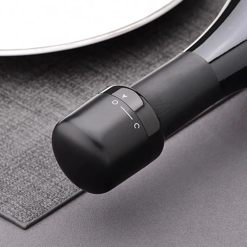 Vacuum wine stopper.Champagne and wine, red wine and liquor, sealing device with built-in vacuum function, leakproof and reusable wine stopper with vent