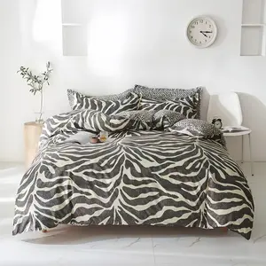 3-Piece Zebra Print Bedding Set, Includes Duvet Cover and Pillowcases, Made of Comfortable and Breathable Fabric for Year-Round Use, Durable and Machine Washable for Easy Care