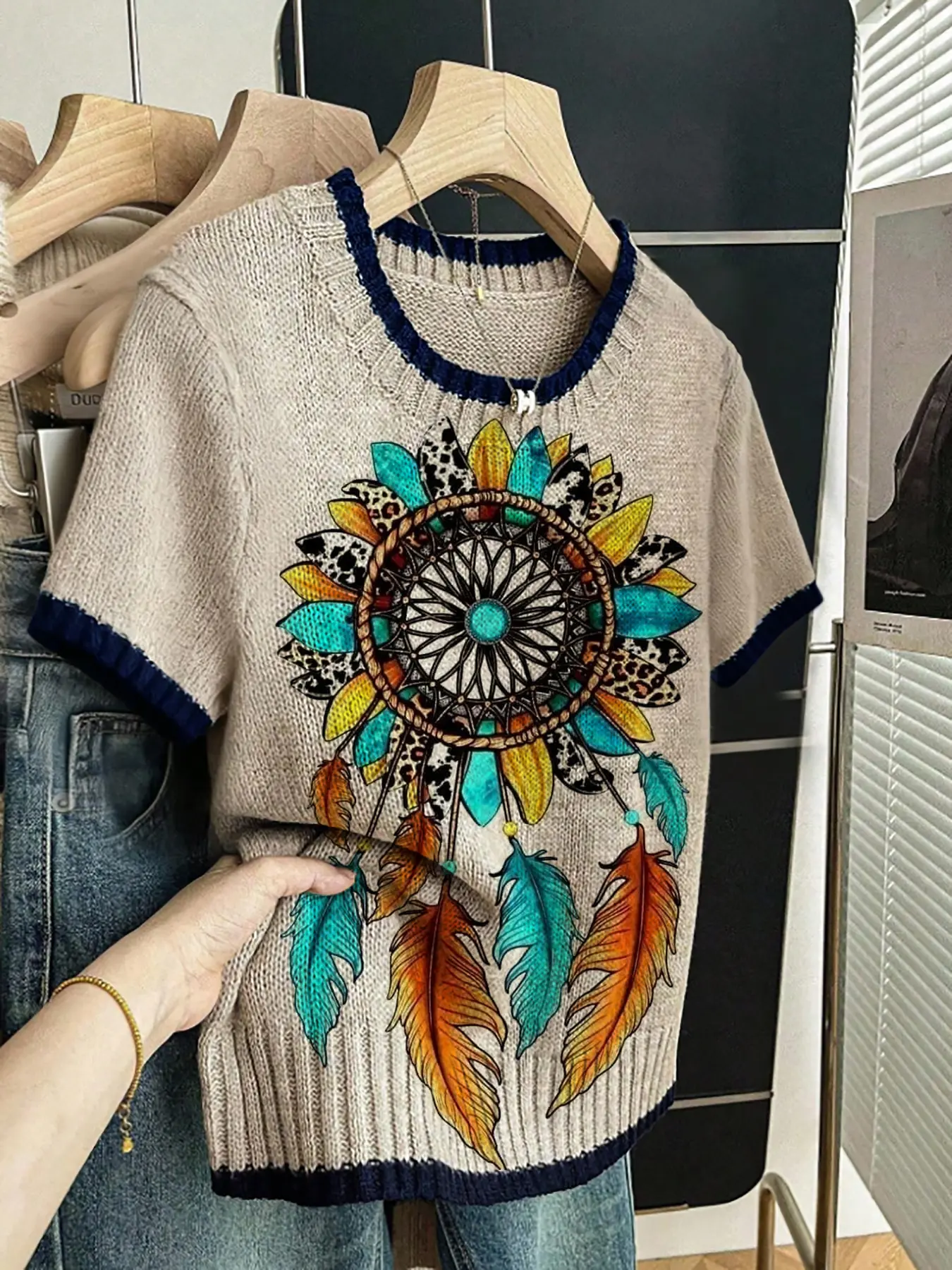 Women's Vintage Sunflower Dreamcatcher Feather Print Sweater, Round Neck Short Sleeve Knit Top, Casual Breathable Pullover for Spring Summer Fall