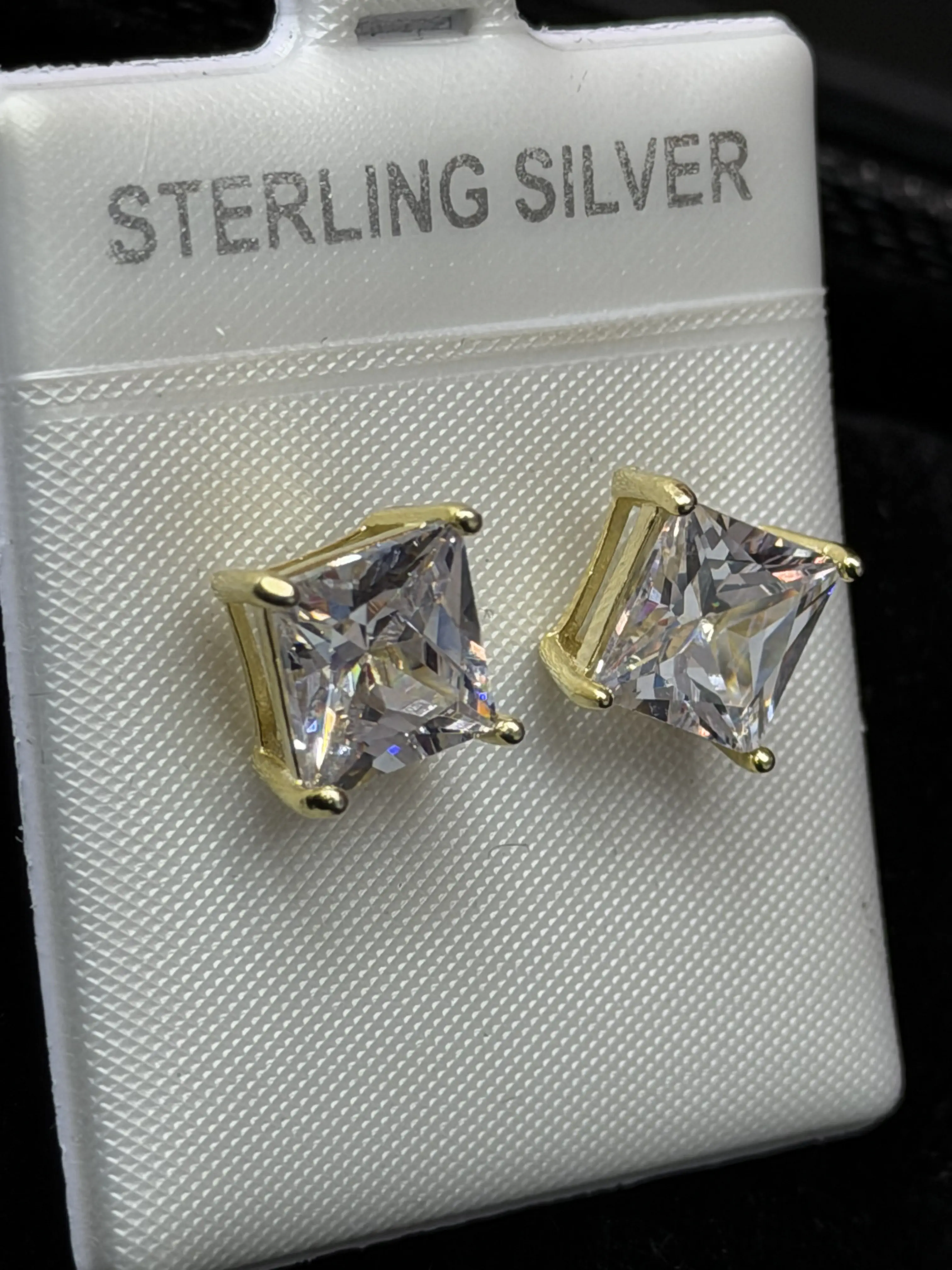 Unisex 925 Sterling Silver Gold-Plated Princess Cut CZ Sparkle Stud Earrings for Party Wear Unisex 925 Sterling Silver Gold-Plated Princess Cut CZ Sparkle Stud Earrings for Party Wear