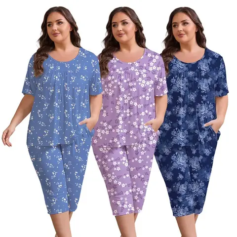 FEREMO Plus Size Floral Pajama Set for Women – Soft Breathable Loungewear with Pockets, Short Sleeve Top & Capri Pants Comfy Sleepwear,Comfy Pajamas for Lounging at Home