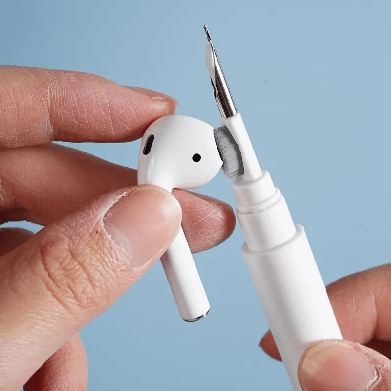 1pc 3-in-1 Earbud Cleaning Pen, Portable Wireless Earbud Cleaner Tool with Soft Brush & Precision Metal Tip, Multifunctional Pen Design to Clean Earbuds, AirPods & Charging Cases – Ideal for Tech Enthusiasts & Daily Use, Electronic Cleaning Accessory