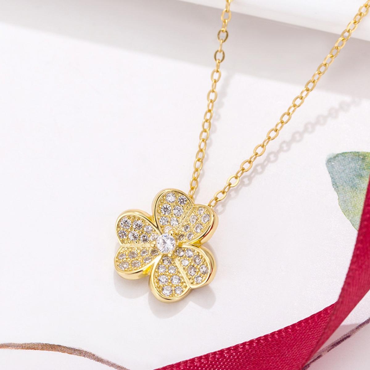 Timeless Floral-Inspired Pendant Necklace, Premium Craftsmanship Sparkling Flower Jewelry, Versatile Layering Necklace for Women, Elegant Gift for Mom Girlfriend Wife, Suitable for Daily Wear & Special Events
