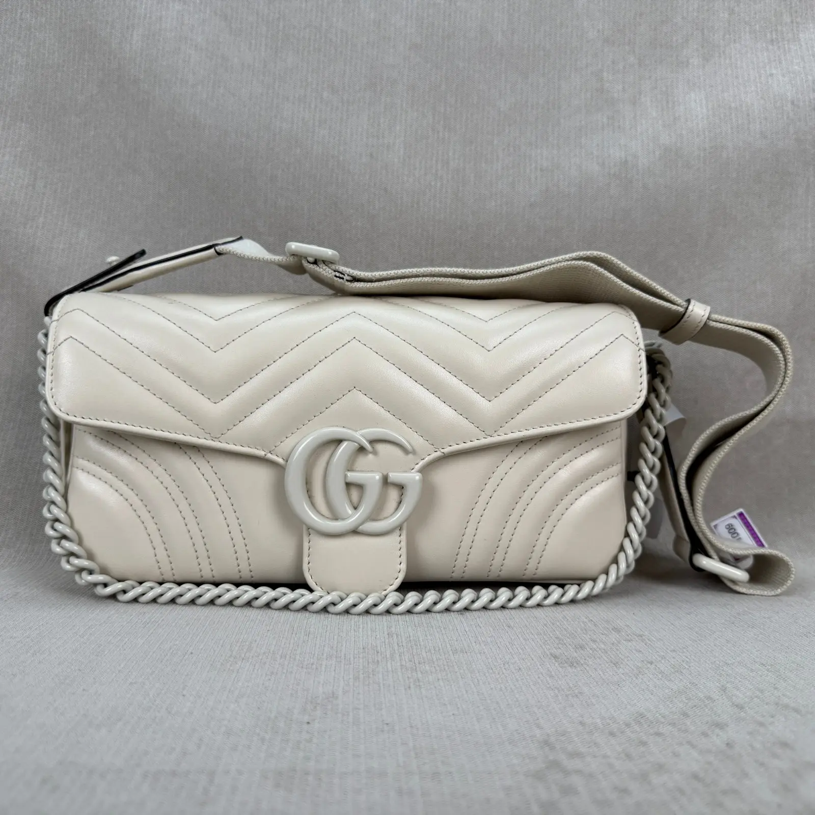 Pre-owned GUCCI Leather Crossbody bags white Marmont shoulder bag, chevron quilted and white GG logo++bag charm++