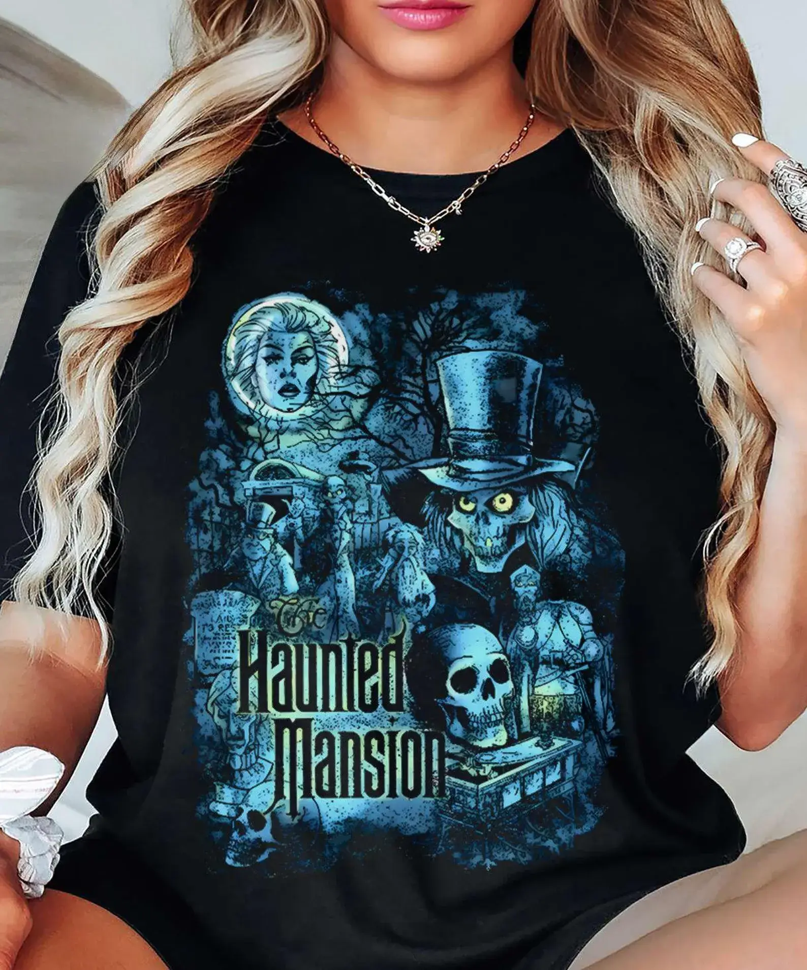 Women's Short-Sleeve Casual Sports T-Shirt - Haunted Mansion Vintage Spooky Halloween Apparel, Family Trip Piece, Cute Streetwear Style Birthday Gift Top