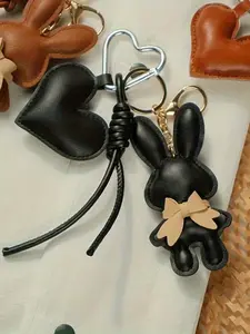 Retro Bow Rabbit Heart Keychain - Features A Bow Rabbit And Heart Design, Paired With A Heart-Shaped Metal Clasp And Strap. Can Be Used As A Keychain Or Bag Charm, Making It An Everyday Accessory For Students And Commuters, Keychain For Bags