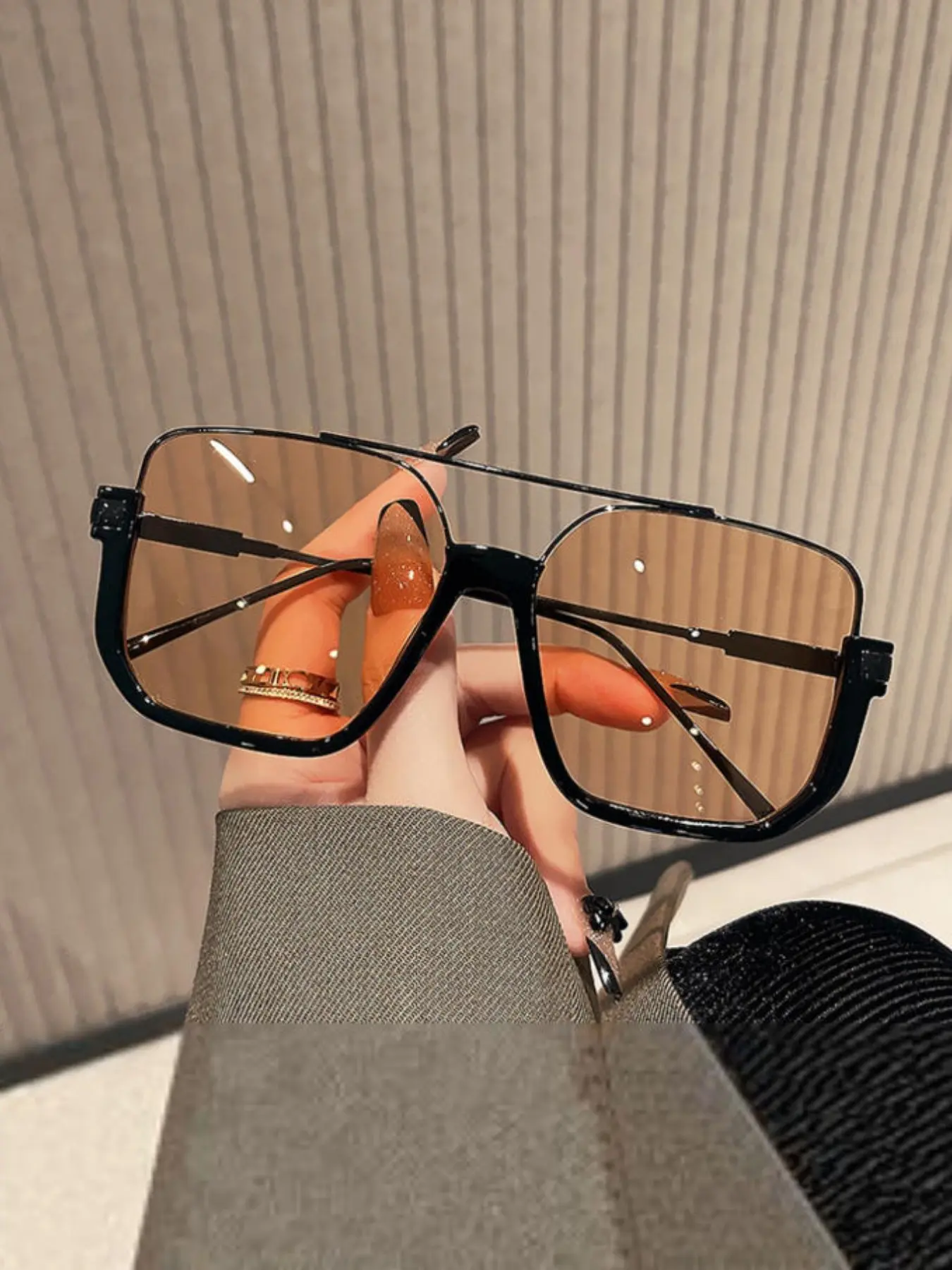 Retro Oversized Aviator Frames Plastic Square Framed Sunglasses for Women Men Square Double Bridge Pilot Sun Glasses 70s Trendy Shades Vintage Square Aviators