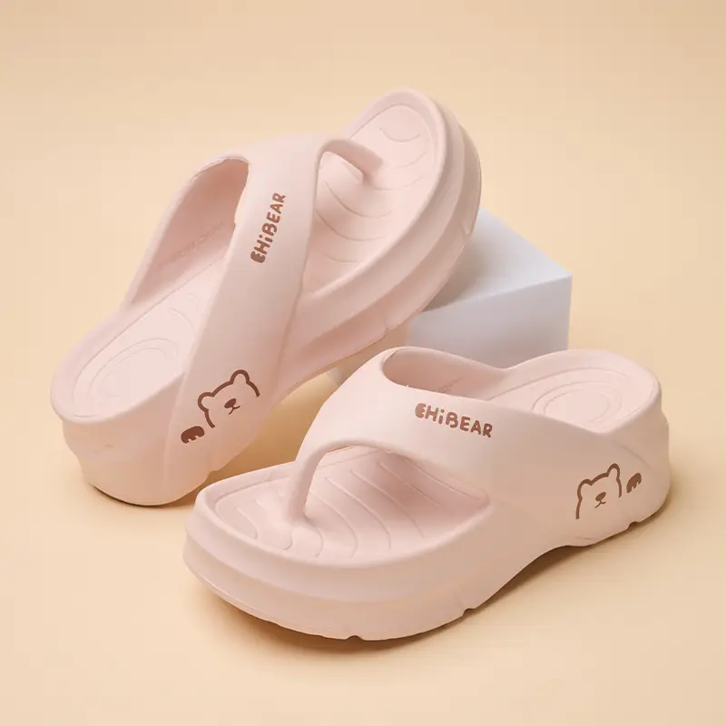 Women's versatile and fashionable flip-flops, soft soles with cute bear patterns - EVA material, casual, comfortable, breathable and non-slip slippers